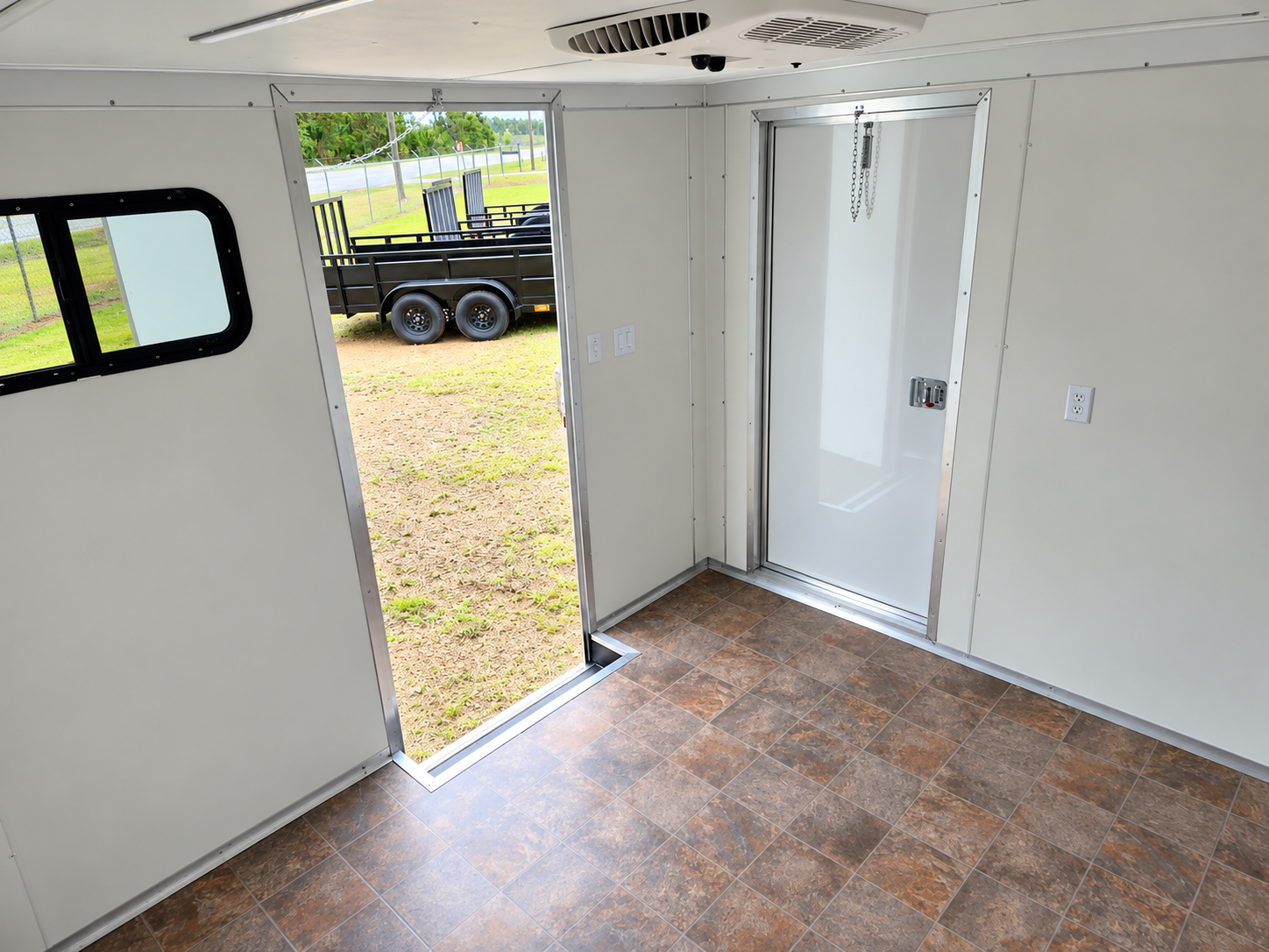 Custom Trailers – Car Haulers, Office Trailers and Race Car Trailer - Image 7